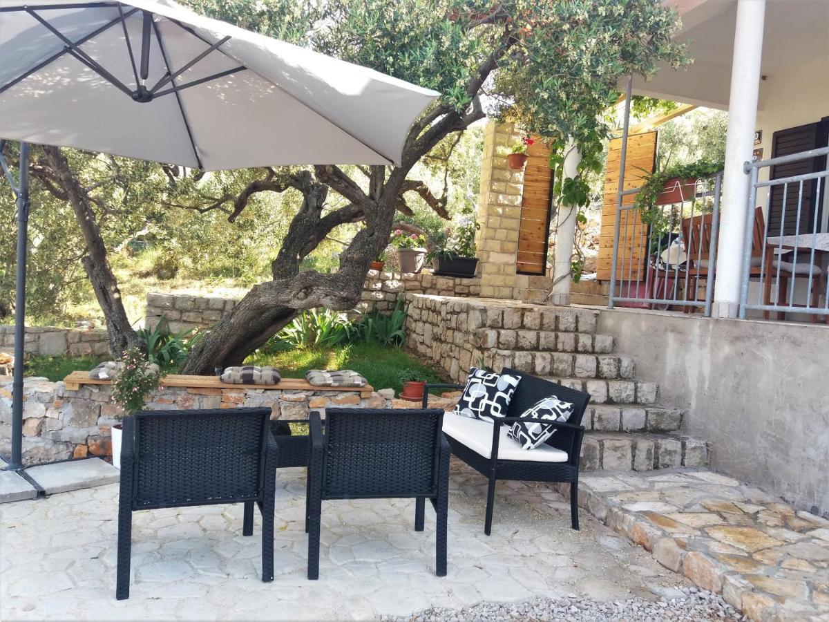 Weekend House Olive Garden Vila Donje Selo na Šolti Exterior foto